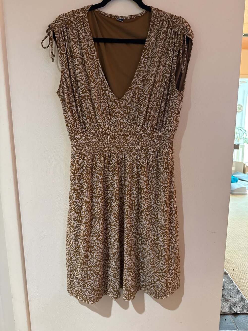 Old Navy Women’s Large Tall Brown Ivory Print Dress Smocked Waist V Neck